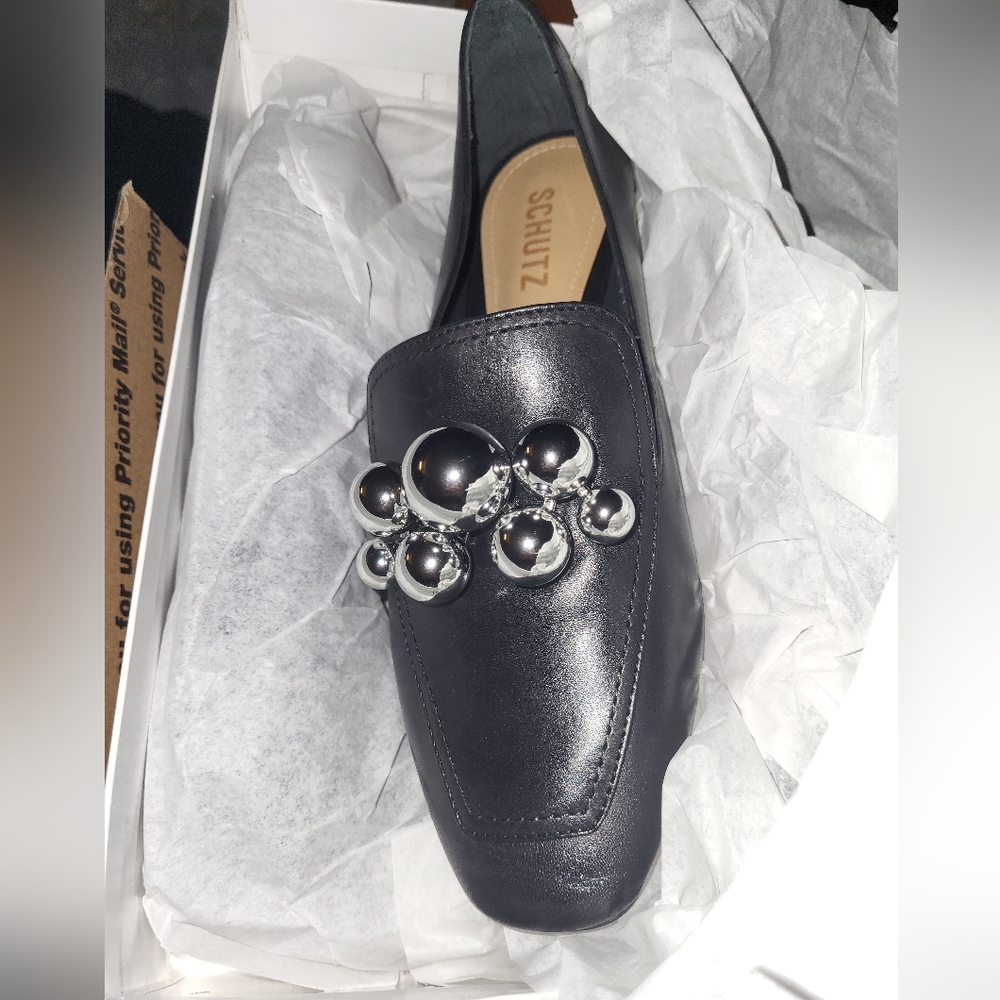 SALE 💓Schutz Chic and unique size 7